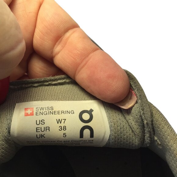 ON CLOUD Running Shoe - Picture 11 of 11